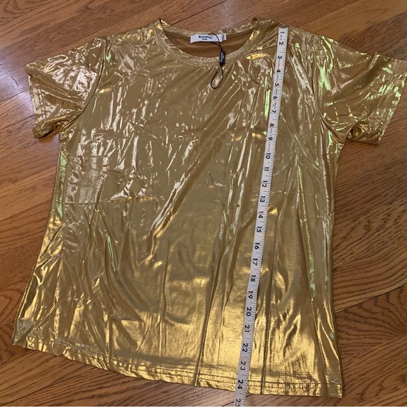 NWOT Gold metallic short sleeve top size M/L - Picture 9 of 9